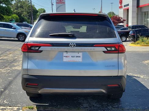 Used 2024 Toyota Grand Highlander XLE image 5