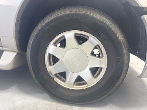 Used 2004 Cadillac Escalade 2WD image 4