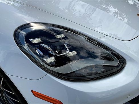 Used 2023 Porsche Panamera image 29