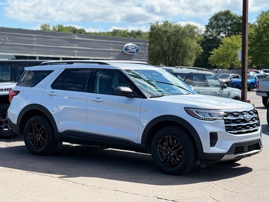 Used 2026 Ford Explorer Active AWD/4WD image 28