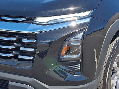 Used 2025 Chevrolet Equinox LT FWD image 9