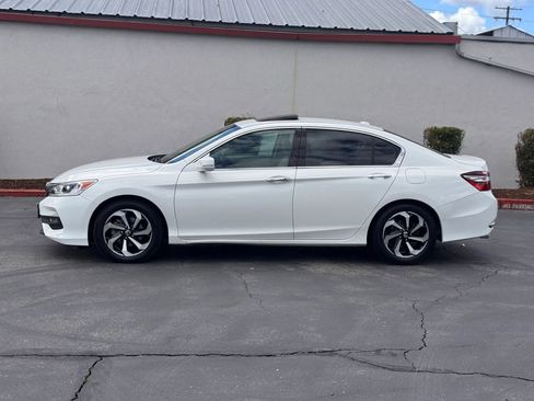 Used 2017 Honda Accord EX-L image 3