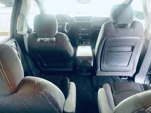Used 2016 Chevrolet Traverse LT w/ Style and Technology Package FWD image 21