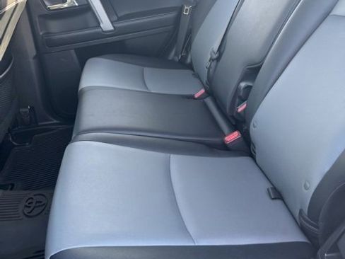 Used 2019 Toyota 4Runner SR5 Premium image 11