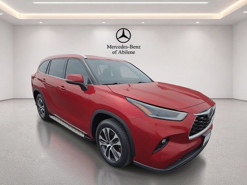 Used 2021 Toyota Highlander XLE FWD image 10