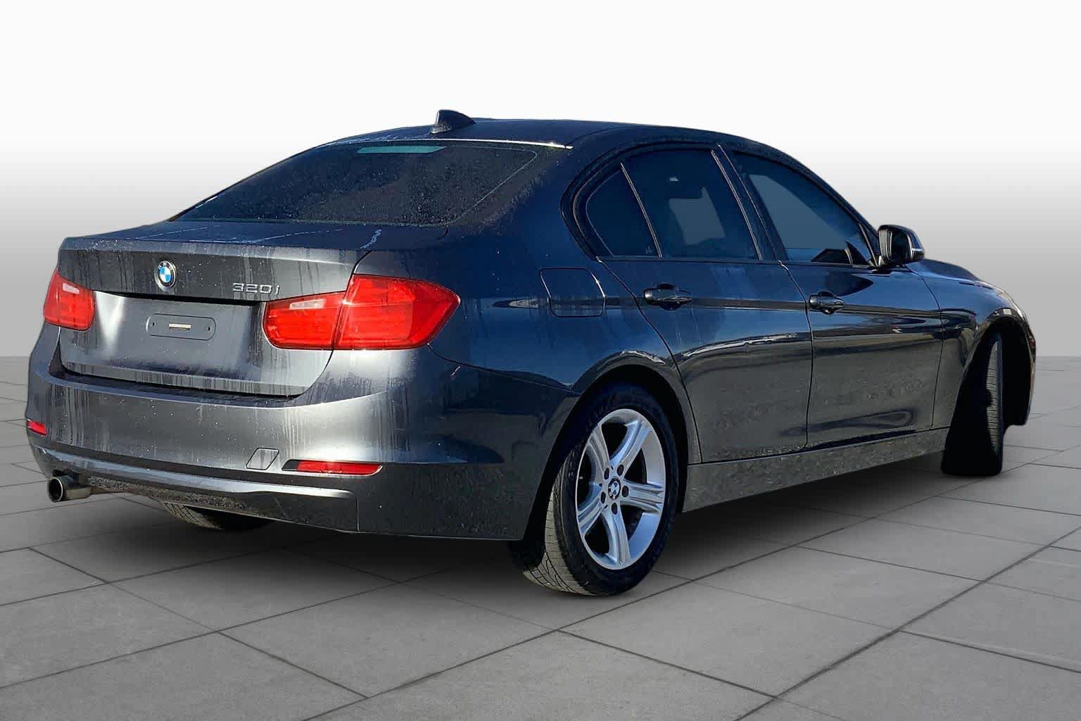 Used 2015 BMW 320i Sedan RWD image 13
