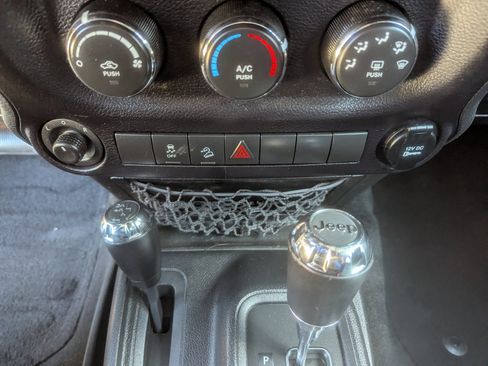 Used 2015 Jeep Wrangler Unlimited Sport w/ Quick Order Package 24S image 24