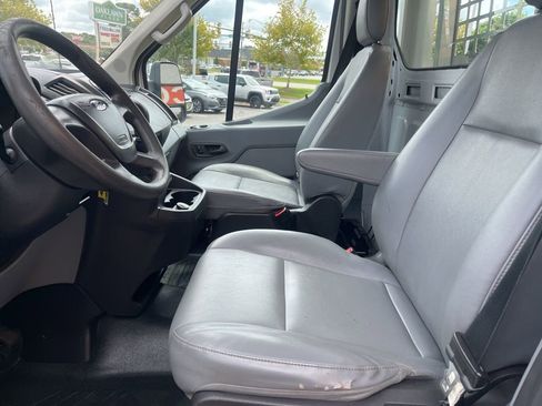 Used 2019 Ford Transit 250 138 RWD image 13