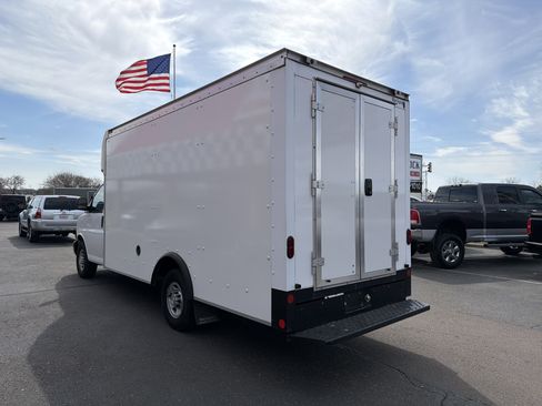 Used 2021 Chevrolet Express 3500 w/ Driver Convenience Package image 3