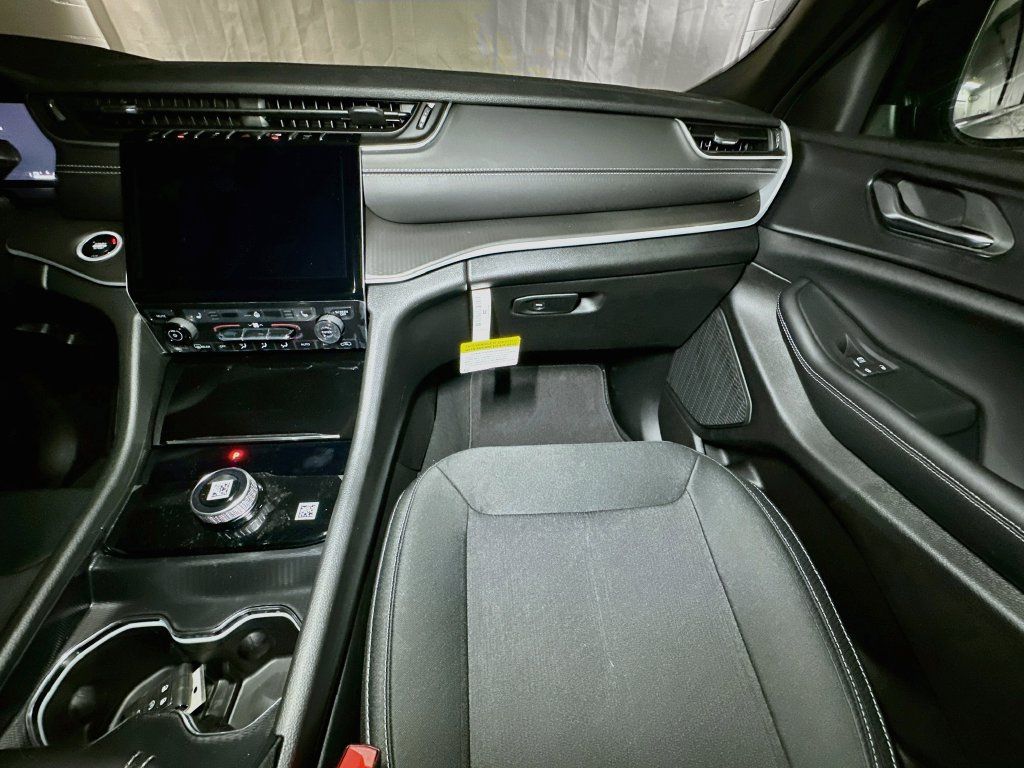 New 2027 Jeep Grand Cherokee 4WD image 26