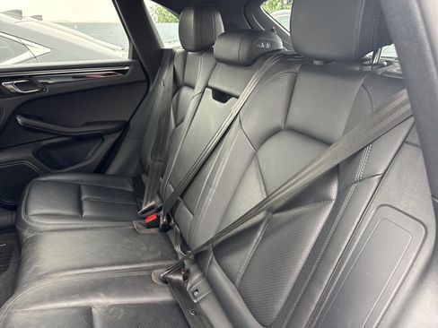 Used 2024 Porsche Macan image 7