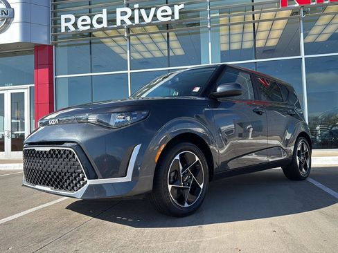 Used 2023 Kia Soul EX image 2