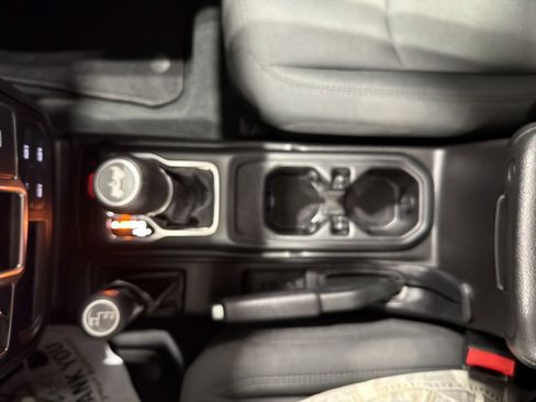 Used 2022 Jeep Wrangler Unlimited Sport image 37