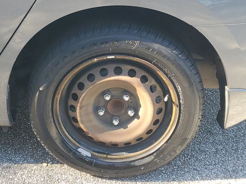 Used 2017 Nissan Sentra S image 10