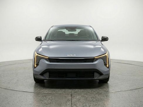 Used 2025 Kia K4 FWD image 2