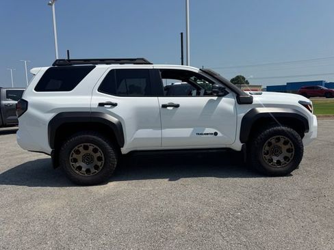 Used 2025 Toyota 4Runner Trailhunter AWD/4WD image 8