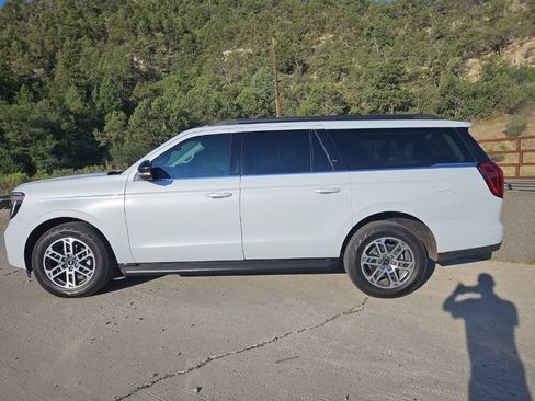 Used 2025 Ford Expedition Max Active AWD/4WD image 8
