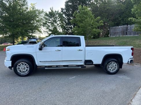 Used 2026 Chevrolet Silverado 3500 High Country w/ Technology Package AWD/4WD image 4