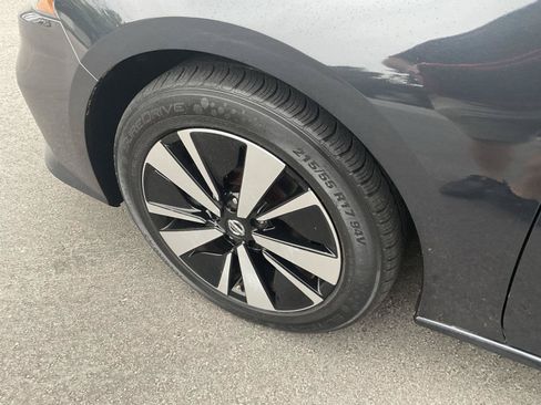 Used 2021 Nissan Altima 2.5 SV FWD image 9
