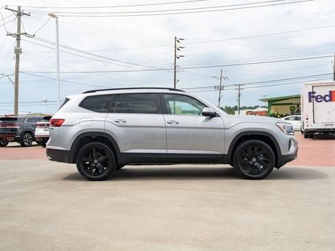 New 2026 Volkswagen Atlas SE FWD image 7