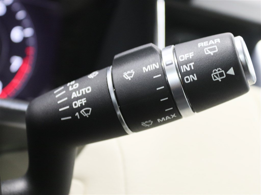 Used 2020 Land Rover Range Rover Sport HSE AWD/4WD image 29
