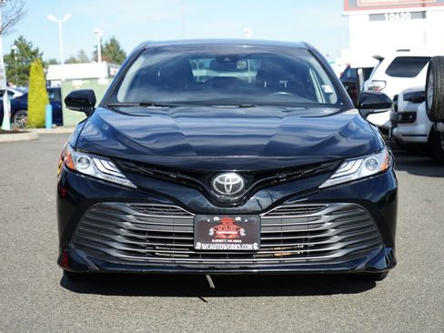 Used 2020 Toyota Camry XLE image 8