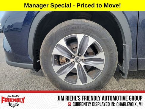 Used 2020 Toyota Highlander XLE AWD/4WD image 27