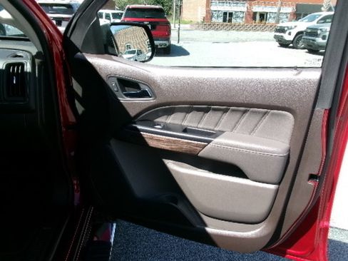 Used 2021 GMC Canyon Denali image 12