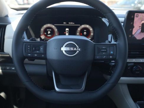 New 2026 Nissan Pathfinder SL image 8