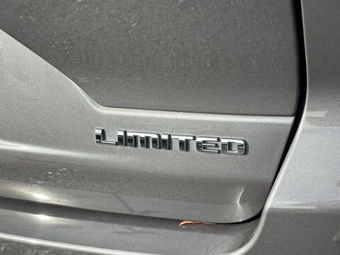 Used 2022 Jeep Grand Cherokee Limited image 47