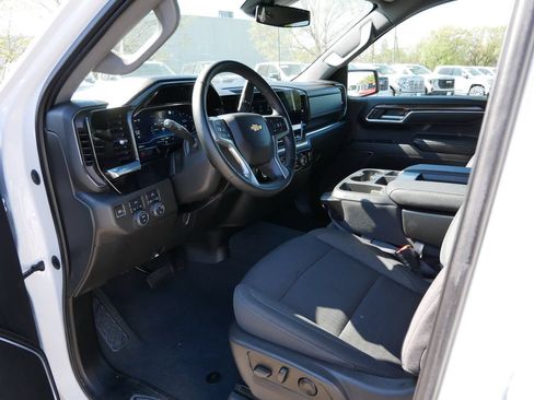 Used 2023 Chevrolet Silverado 1500 LT AWD/4WD image 15