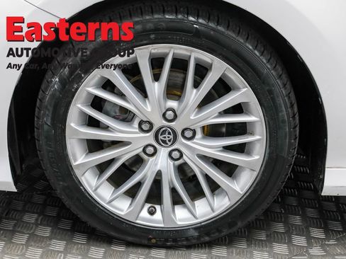 Used 2019 Toyota Camry XLE image 34