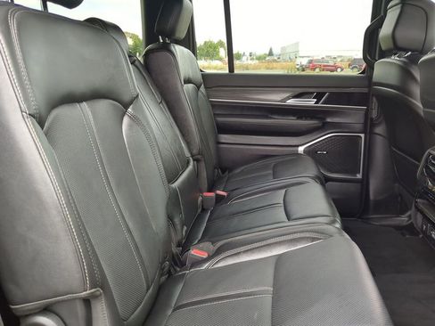 Used 2023 Jeep Wagoneer L Series III w/ Preferred Equipment Group image 7