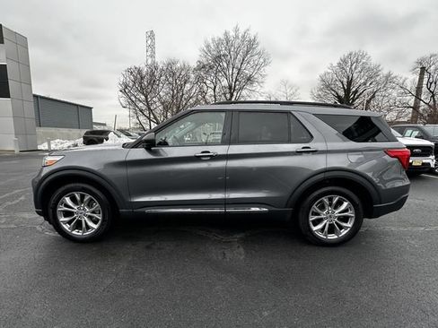 Certified 2022 Ford Explorer XLT w/ Equipment Group 202A image 8