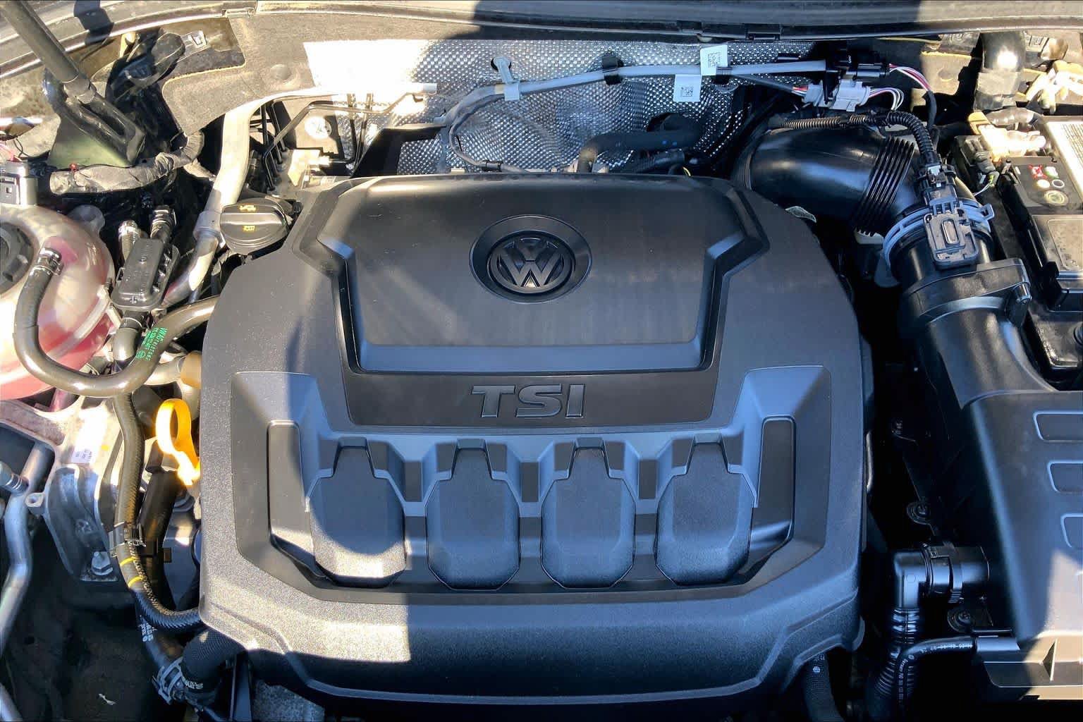Used 2022 Volkswagen Tiguan SE R-Line AWD/4WD image 33