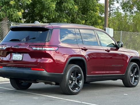 Used 2021 Jeep Grand Cherokee L Laredo RWD image 2