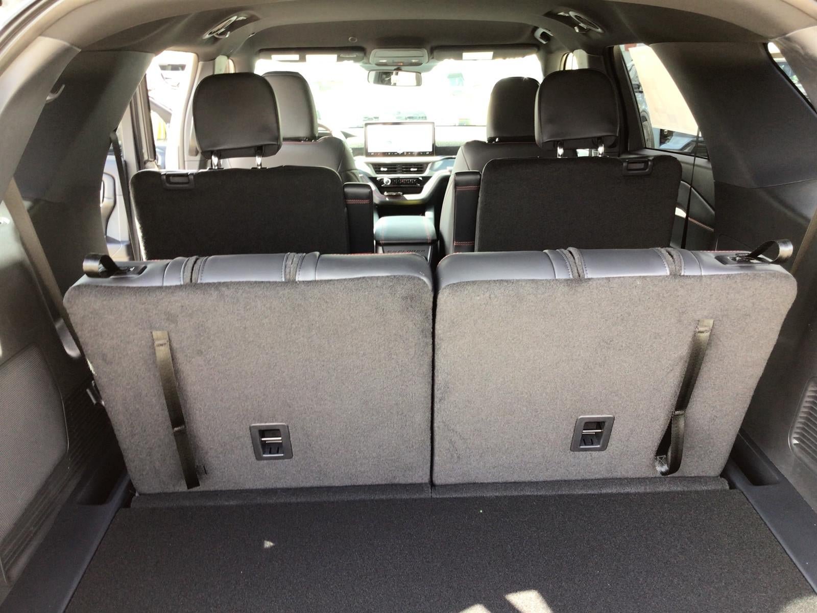 New 2026 Ford Explorer ST-Line w/ ST-Line Street Pack RWD image 15