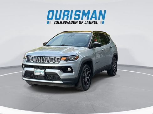 Used 2024 Jeep Compass Limited AWD/4WD image 4