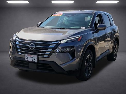 Used 2025 Nissan Rogue SV FWD image 8