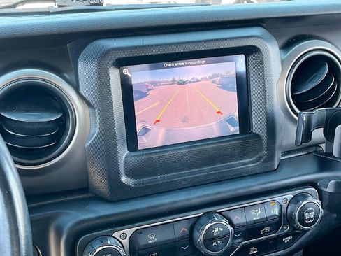 Certified 2020 Jeep Gladiator Sport w/ Quick Order Package 24S image 13