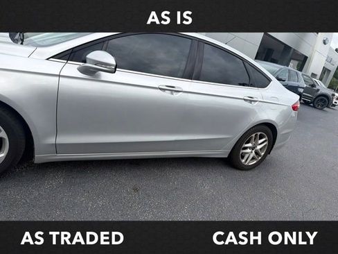 Used 2014 Ford Fusion SE FWD image 16