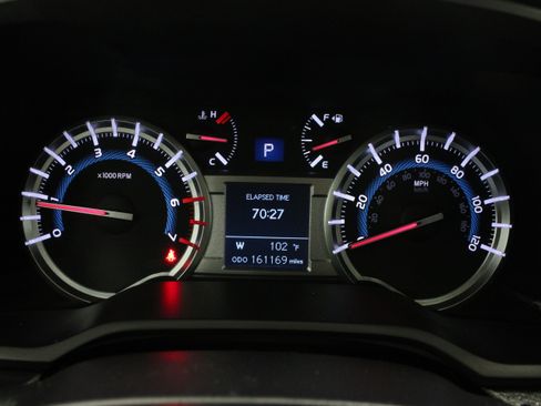 Used 2018 Toyota 4Runner TRD Off-Road Premium AWD/4WD image 39
