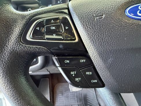 Used 2017 Ford Escape SE FWD image 21