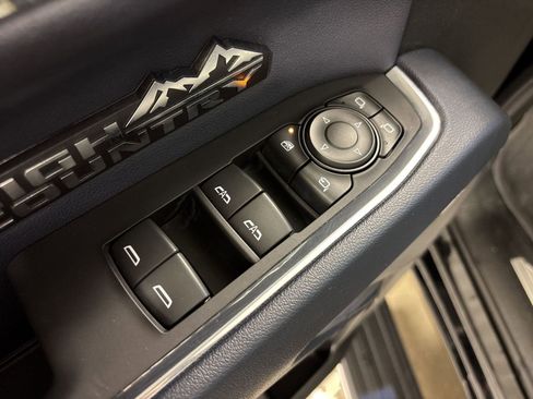 Used 2023 Chevrolet Silverado 1500 High Country image 11