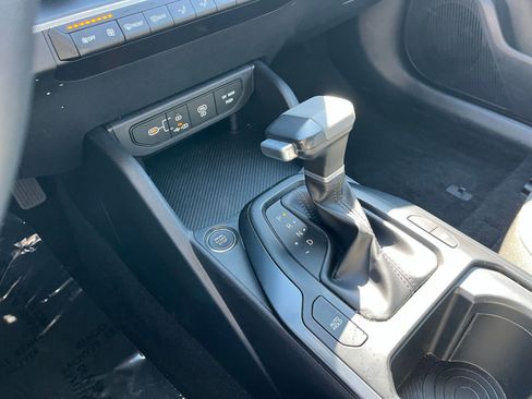 Used 2025 Kia K4 LXS image 41