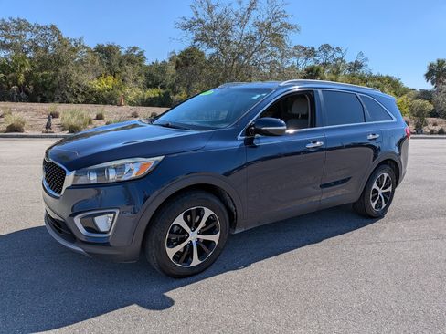 Used 2017 Kia Sorento EX w/ EX Premium Package image 9