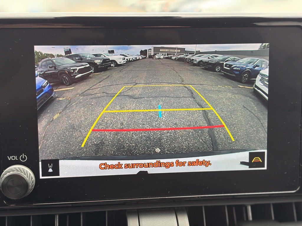 Used 2024 Toyota RAV4 LE AWD/4WD image 34