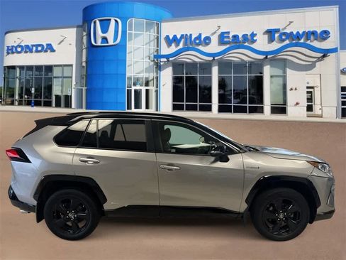 Used 2019 Toyota RAV4 XSE image 9
