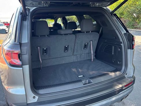 Used 2025 GMC Acadia Elevation w/ LPO, Floor Liner Package FWD image 21