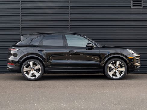 New 2026 Porsche Cayenne image 9
